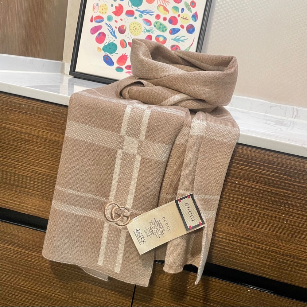 Gucci Tan Plaid Scarf - Picture 2 of 5